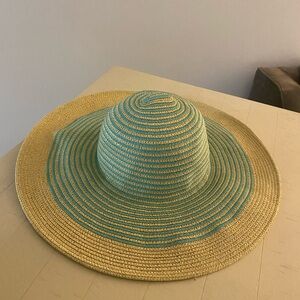 Amiani Beach hat